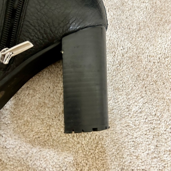 Vince Camuto Elison Luge Sole Bootie - Picture 10 of 15